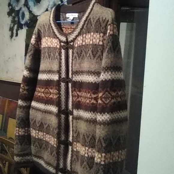 SUSAN BRISTOL LONG SLEEVE CARDIGAN WITH 5 BUTTON CLASPS - Picture 4 of 5